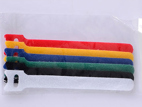 魔術(shù)貼扎帶廠家 產(chǎn)品介紹:背對背型魔術(shù)貼(粘扣帶)/ 魔術(shù)貼綁線帶特性及用途:采用進口膠將魔術(shù)貼毛面與勾面(A+B),進行復合,使毛勾不在同一面上。用在電線電纜、光纖光纜、玩具、電子電器等。也可按客人要求設(shè)計樣式.或供應原材料,自行裁切。還可印刷公司LOGO、網(wǎng)址及廣告促銷信息等。 材質(zhì): 1、粘扣布背對塑膠勾 2、粘扣布背對普通勾 3、普通毛背對普通勾 4、粘扣布背對蘑菇勾 5、不抓毛背普通勾等; 尺寸:規(guī)格有多種,按客要求生產(chǎn)不同規(guī)格長度,如有需要,可來電索樣。顏色:現(xiàn)有顏色為黑、白、紅、黃、藍、綠等色,特殊顏色量量大可訂做.環(huán)保:本產(chǎn)品依據(jù)《進出口染色紡織品和皮革制品中禁用偶氮染料的檢驗方法》標準進行檢測。不含偶氮及其它23種有害物質(zhì)。符合歐洲ROHS標準。-專業(yè)生產(chǎn)魔術(shù)貼捆綁帶,提供魔術(shù)貼捆綁帶產(chǎn)品圖片了解,找魔術(shù)貼捆綁帶生產(chǎn)廠家深圳市瑞鴻富科技有限公司 魔術(shù)貼扎帶廠家 產(chǎn)品介紹:背對背型魔術(shù)貼(粘扣帶)/ 魔術(shù)貼綁線帶特性及用途:采用進口膠將魔術(shù)貼毛面與勾面(A+B),進行復合,使毛勾不在同一面上。用在電線電纜、光纖光纜、玩具、電子電器等。也可按客人要求設(shè)計樣式.或供應原材料,自行裁切。還可印刷公司LOGO、網(wǎng)址及廣告促銷信息等。 材質(zhì): 1、粘扣布背對塑膠勾 2、粘扣布背對普通勾 3、普通毛背對普通勾 4、粘扣布背對蘑菇勾 5、不抓毛背普通勾等; 尺寸:規(guī)格有多種,按客要求生產(chǎn)不同規(guī)格長度,如有需要,可來電索樣。顏色:現(xiàn)有顏色為黑、白、紅、黃、藍、綠等色,特殊顏色量量大可訂做.環(huán)保:本產(chǎn)品依據(jù)《進出口染色紡織品和皮革制品中禁用偶氮染料的檢驗方法》標準進行檢測。不含偶氮及其它23種有害物質(zhì)。符合歐洲ROHS標準。-專業(yè)生產(chǎn)魔術(shù)貼捆綁帶,提供魔術(shù)貼捆綁帶產(chǎn)品圖片了解,找魔術(shù)貼捆綁帶生產(chǎn)廠家深圳市瑞鴻富科技有限公司