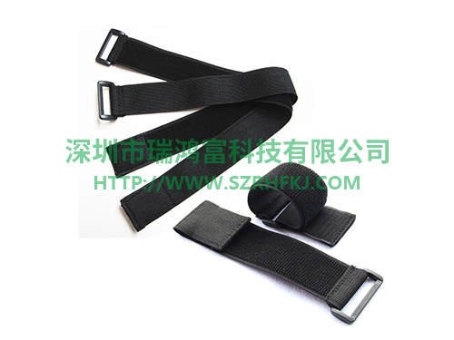 深圳市瑞鴻富科技有限公司魔術(shù)貼扎帶廠家 產(chǎn)品介紹:背對(duì)背型魔術(shù)貼(粘扣帶)/ 魔術(shù)貼綁線帶特性及用途:采用進(jìn)口膠將魔術(shù)貼毛面與勾面(A+B),進(jìn)行復(fù)合,使毛勾不在同一面上。用在電線電纜、光纖光纜、玩具、電子電器等。也可按客人要求設(shè)計(jì)樣式.或供應(yīng)原材料,自行裁切。還可印刷公司LOGO、網(wǎng)址及廣告促銷信息等。 材質(zhì): 1、粘扣布背對(duì)塑膠勾 2、粘扣布背對(duì)普通勾 3、普通毛背對(duì)普通勾 4、粘扣布背對(duì)蘑菇勾 5、不抓毛背普通勾等; 尺寸:規(guī)格有多種,按客要求生產(chǎn)不同規(guī)格長度,如有需要,可來電索樣。顏色:現(xiàn)有顏色為黑、白、紅、黃、藍(lán)、綠等色,特殊顏色量量大可訂做.環(huán)保:本產(chǎn)品依據(jù)《進(jìn)出口染色紡織品和皮革制品中禁用偶氮染料的檢驗(yàn)方法》標(biāo)準(zhǔn)進(jìn)行檢測。不含偶氮及其它23種有害物質(zhì)。符合歐洲ROHS標(biāo)準(zhǔn)。-專業(yè)生產(chǎn)魔術(shù)貼捆綁帶,提供魔術(shù)貼捆綁帶產(chǎn)品圖片了解,魔術(shù)貼捆綁帶生產(chǎn)廠家 深圳市瑞鴻富科技有限公司魔術(shù)貼扎帶廠家 產(chǎn)品介紹:背對(duì)背型魔術(shù)貼(粘扣帶)/ 魔術(shù)貼綁線帶特性及用途:采用進(jìn)口膠將魔術(shù)貼毛面與勾面(A+B),進(jìn)行復(fù)合,使毛勾不在同一面上。用在電線電纜、光纖光纜、玩具、電子電器等。也可按客人要求設(shè)計(jì)樣式.或供應(yīng)原材料,自行裁切。還可印刷公司LOGO、網(wǎng)址及廣告促銷信息等。 材質(zhì): 1、粘扣布背對(duì)塑膠勾 2、粘扣布背對(duì)普通勾 3、普通毛背對(duì)普通勾 4、粘扣布背對(duì)蘑菇勾 5、不抓毛背普通勾等; 尺寸:規(guī)格有多種,按客要求生產(chǎn)不同規(guī)格長度,如有需要,可來電索樣。顏色:現(xiàn)有顏色為黑、白、紅、黃、藍(lán)、綠等色,特殊顏色量量大可訂做.環(huán)保:本產(chǎn)品依據(jù)《進(jìn)出口染色紡織品和皮革制品中禁用偶氮染料的檢驗(yàn)方法》標(biāo)準(zhǔn)進(jìn)行檢測。不含偶氮及其它23種有害物質(zhì)。符合歐洲ROHS標(biāo)準(zhǔn)。-專業(yè)生產(chǎn)魔術(shù)貼捆綁帶,提供魔術(shù)貼捆綁帶產(chǎn)品圖片了解,魔術(shù)貼捆綁帶生產(chǎn)廠家